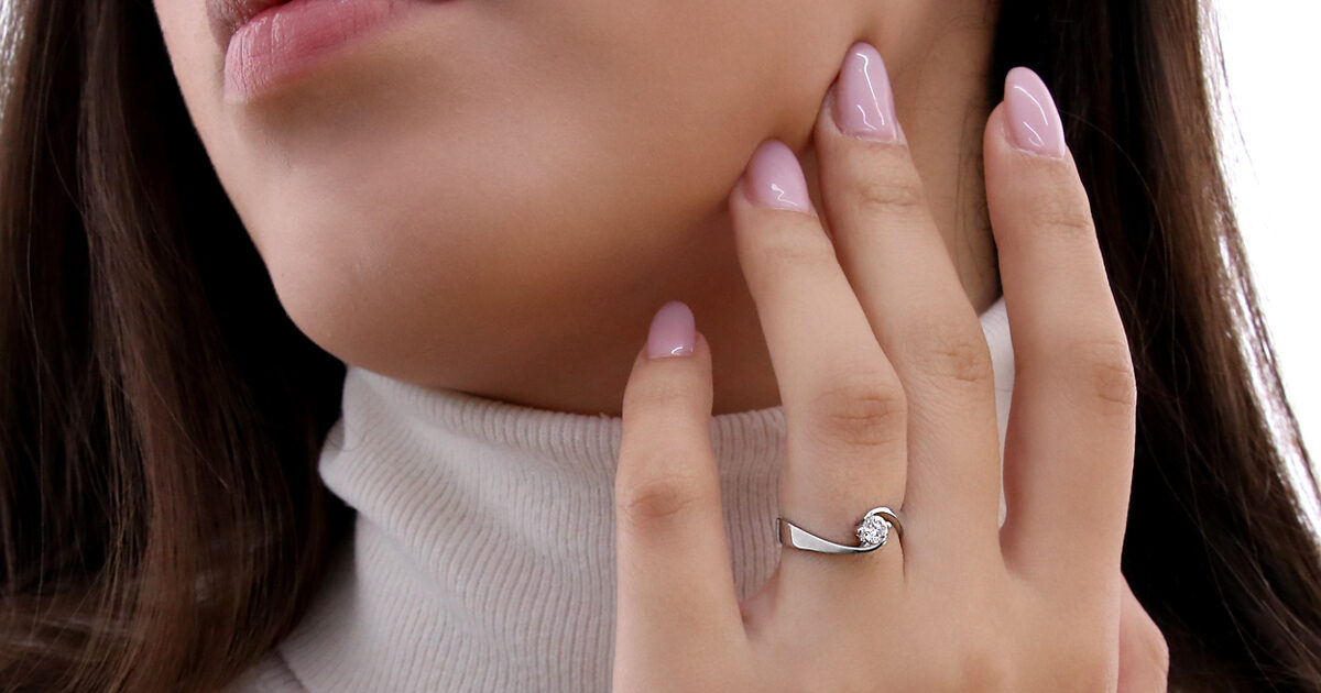 Μονόπετρο Φλόγα: Το Σύμβολο της Άσβεστης Αγάπης