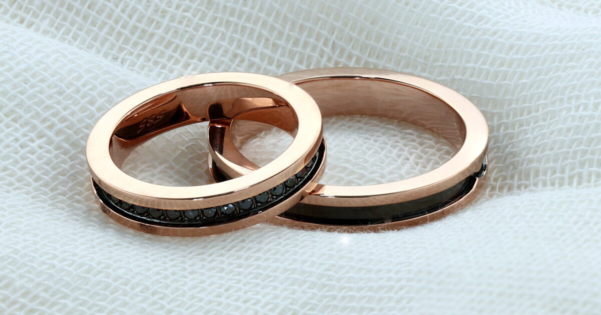 Πού Φοράνε τη Βέρα οι Παντρεμένοι; Η Σημασία και οι Παραδόσεις